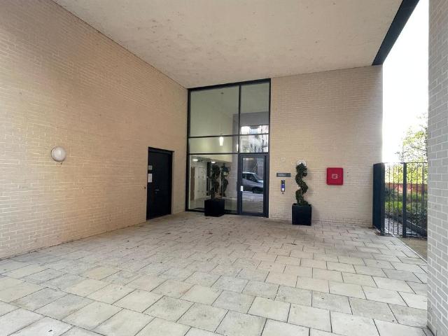 Flat for sale in Brent Cross, Greater London