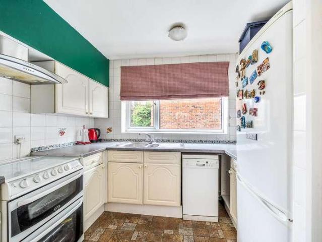 Flat for sale in Little Stanmore, Greater London