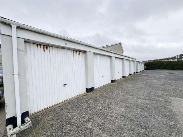Flat for sale in Penwartha Coombe, Cornwall