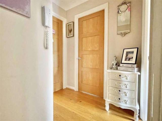Flat for sale in Chelmsford, Essex
