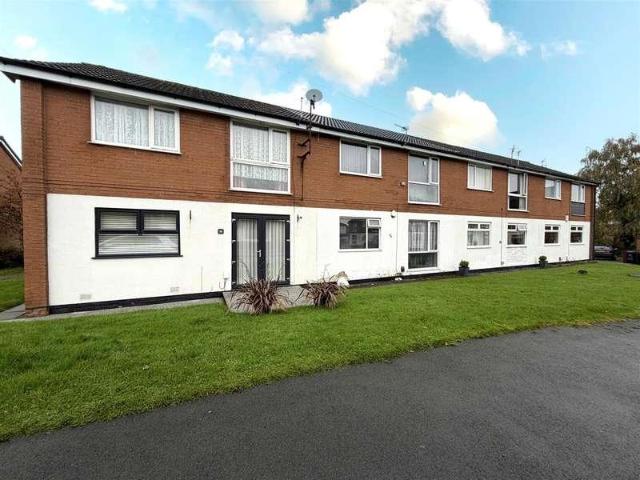 Flat for sale in Wingates, Bolton