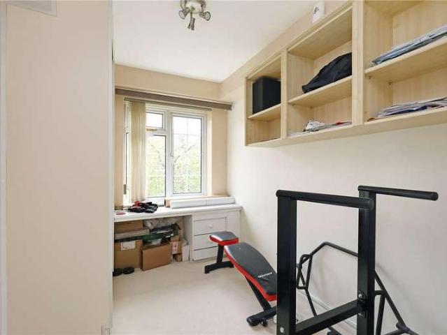 Flat for sale in London Borough of Ealing, Greater London