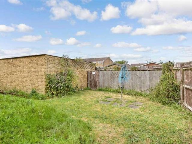 Flat for sale in Isle of Grain, Grain