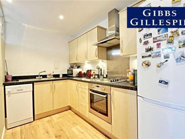 Flat for sale in London Borough of Hounslow, Greater London