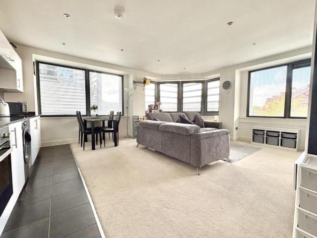 Flat for sale in Poole