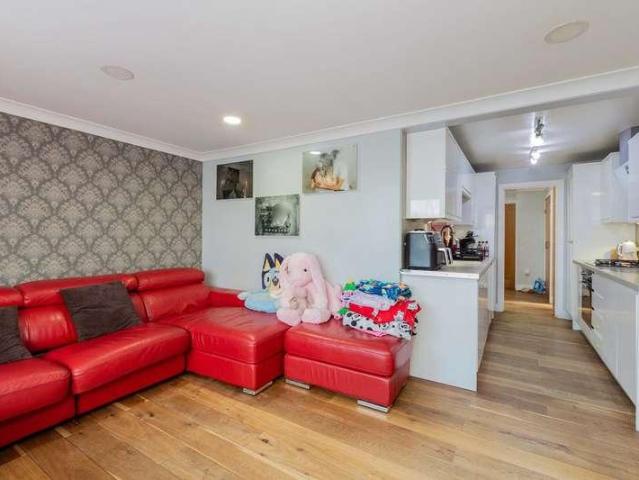 Flat for sale in Slough