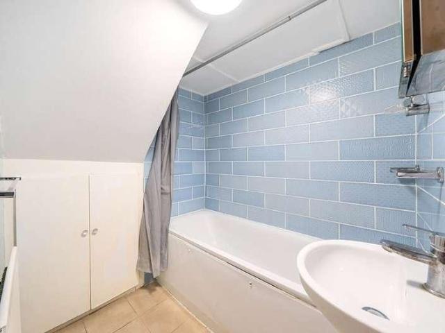 Flat for sale in London Borough of Lewisham, Greater London