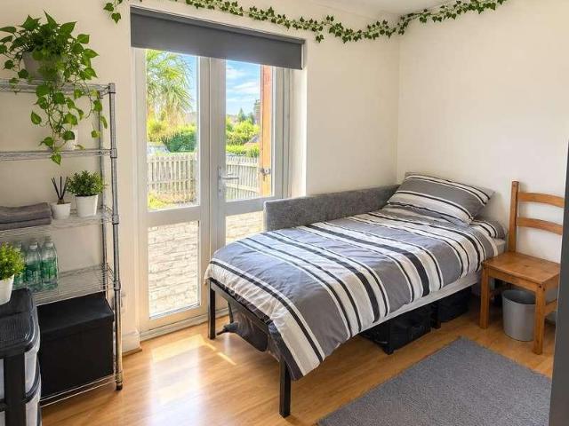 Flat for sale in Slough
