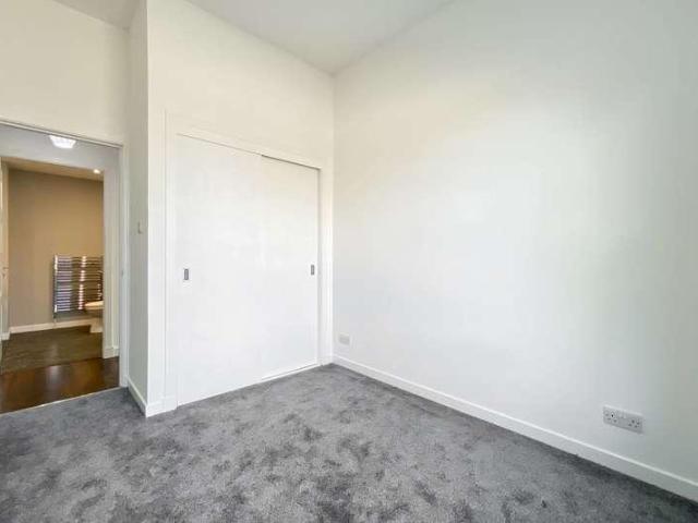 Flat for sale in Aberdeen, Hanover Flat for sale in Aberdeen, Hanover