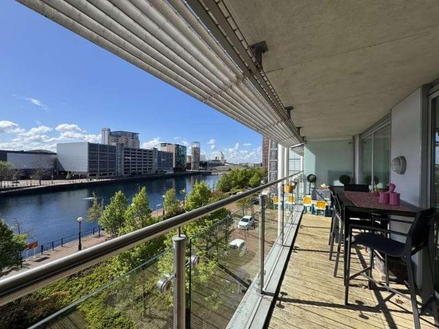 Flat for sale in Salford, Greater Manchester