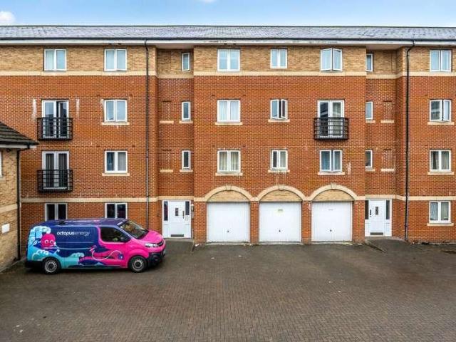 Flat for sale in Churchward, Rodbourne