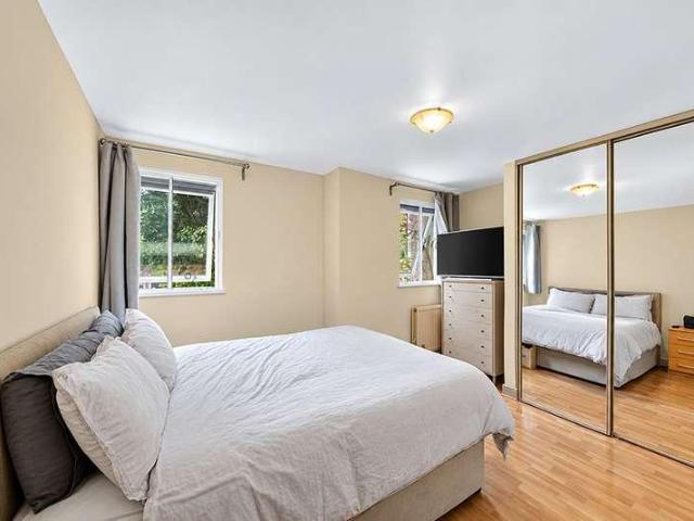 Flat for sale in Kensal Town, Greater London