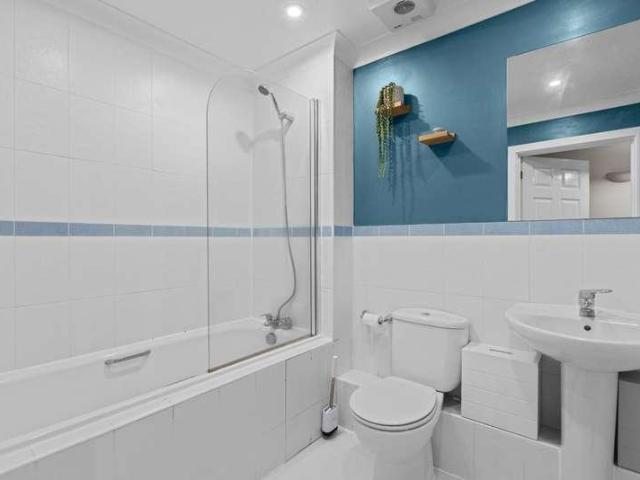 Flat for sale in Leatherhead, Mole Valley