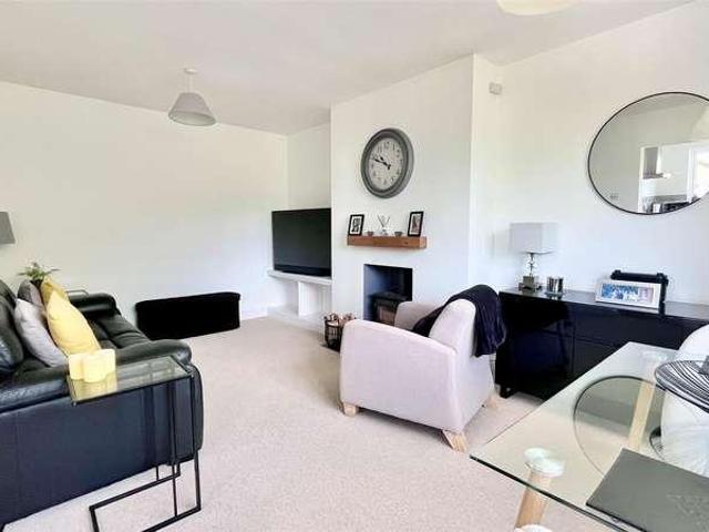 Flat for sale in Hamerton, Kent