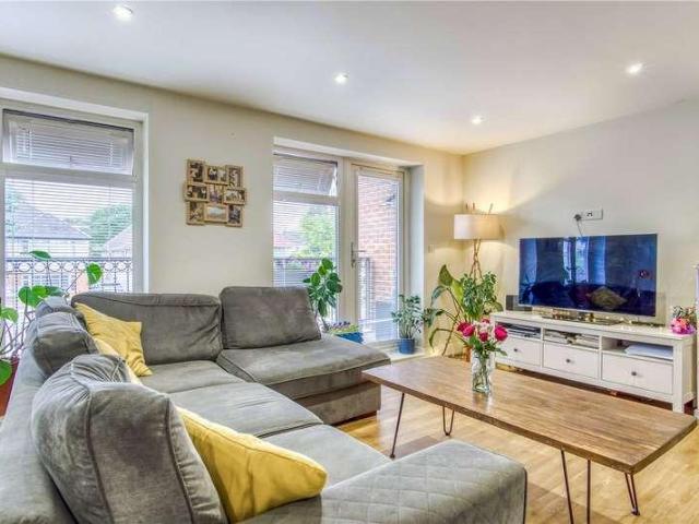 Flat for sale in Penn Hill, Poole