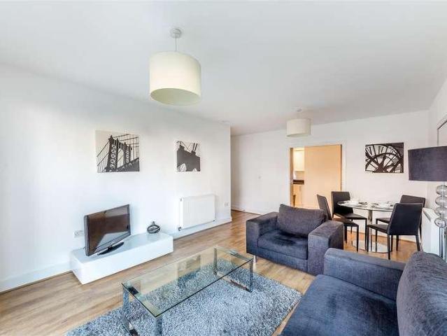 Flat for sale in Hammersmith, Greater London