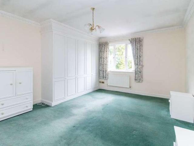 Flat for sale in London Borough of Barnet, Greater London