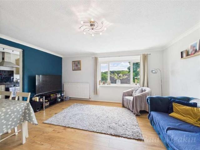 Flat for sale in Croydon, Forestdale Flat for sale in Croydon, Forestdale