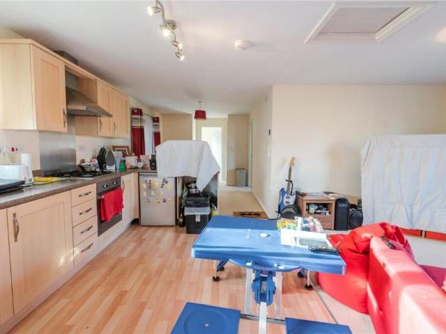 Flat for sale in Weelsby, Grimsby