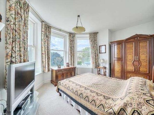 Flat for sale in London Borough of Hounslow, Spring Grove