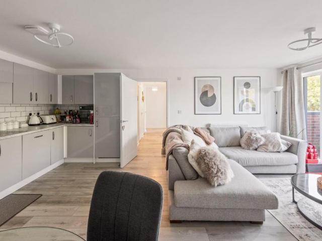 Flat for sale in Feckenham, City Of Bristol