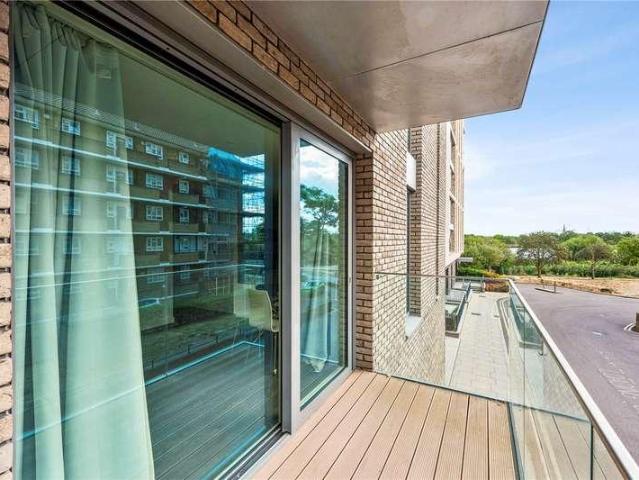 Flat for sale in Woodberry Down, Greater London