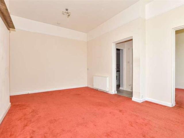 Flat for sale in Folkestone, Lynwood