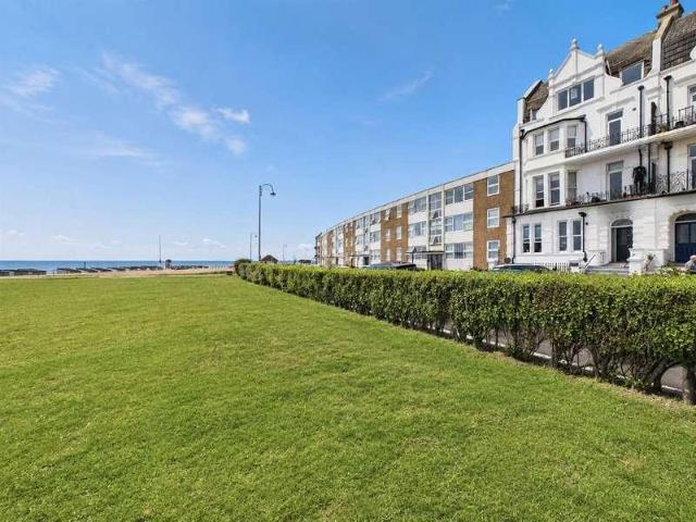 Flat for sale in Central, Heathlands
