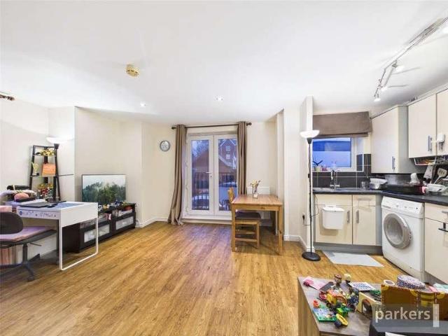 Flat for sale in Newtown, Reading