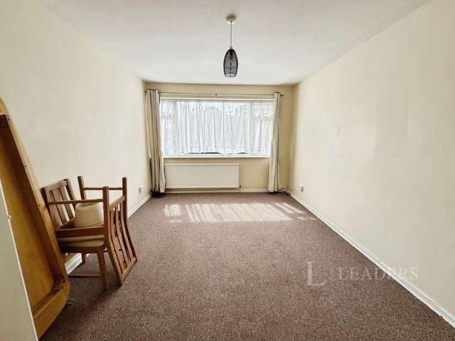 Flat for sale in Holland-on-Sea, Dale Hill