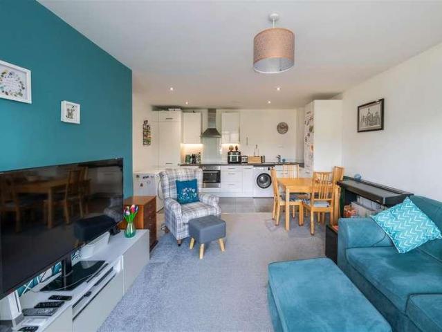 Flat for sale in Red Hill, Surrey