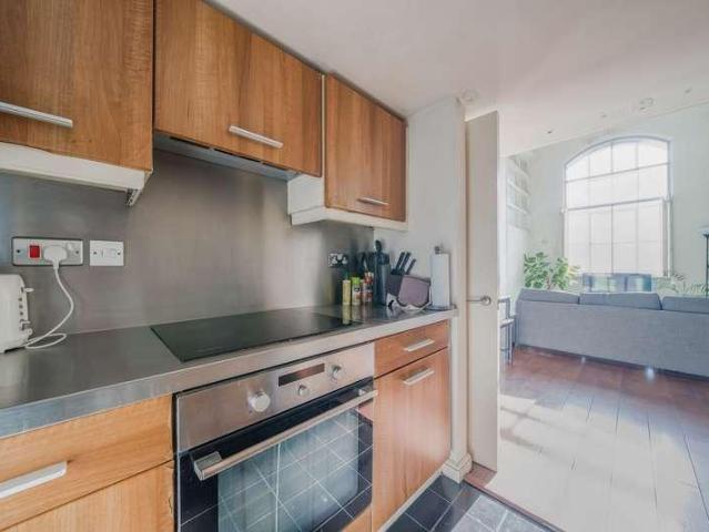 Flat for sale in Old Ford, Bow