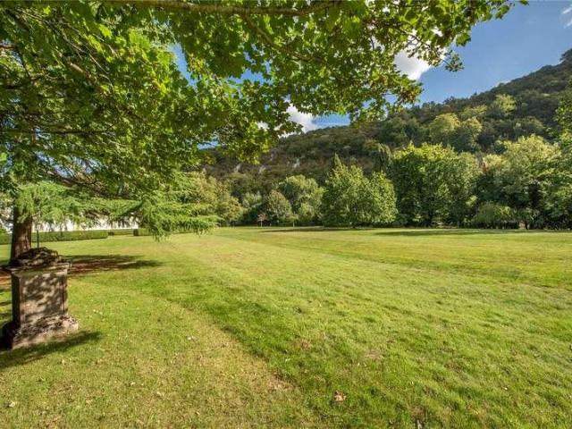 Flat for sale in Pachesham Park, Surrey