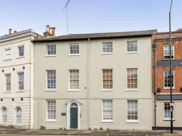 Flat for sale in Reading