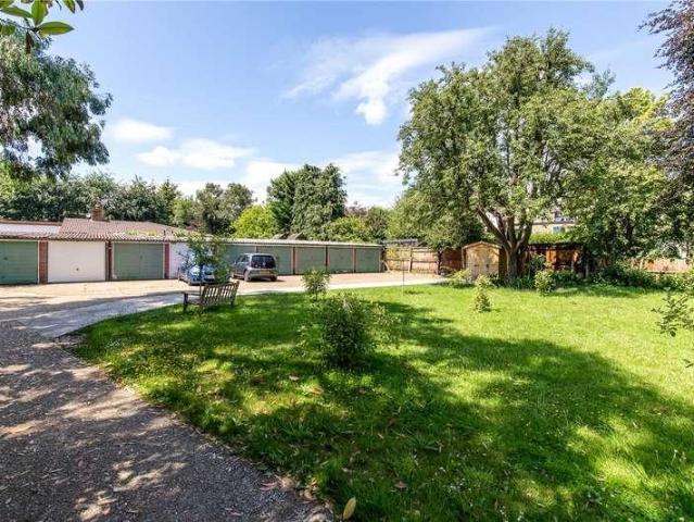 Flat for sale in London Borough of Ealing, Greater London