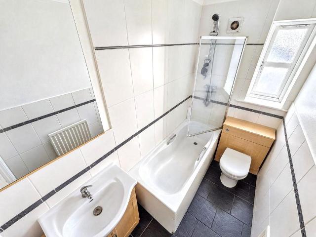 Flat for sale in Crook