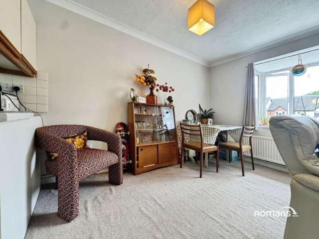 Flat for sale in Tadley, Priest Down