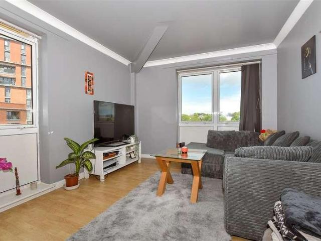 Flat for sale in Greater London