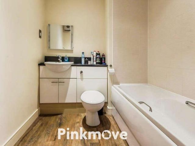 Flat for sale in Pillgwenlly, Wales