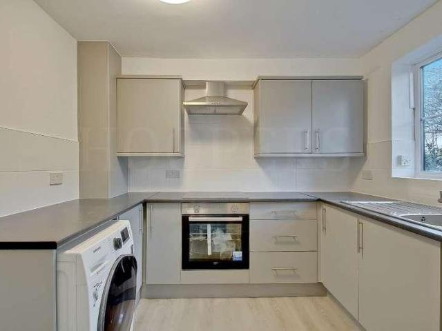 Flat for sale in Dollis Hill, Greater London
