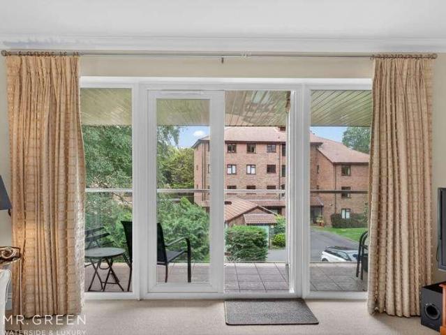 Flat for sale in West Cliff, Bournemouth