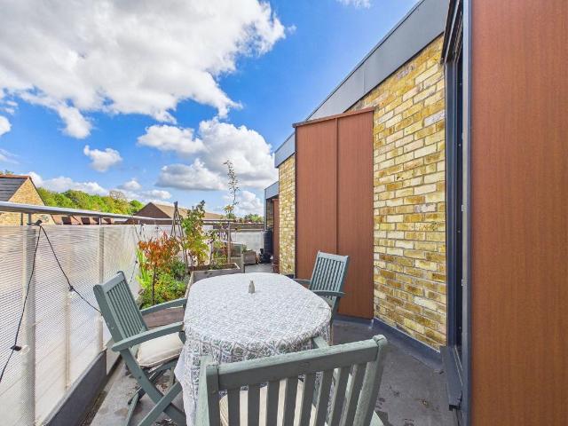 Flat for sale in Heronsgate, Three Rivers