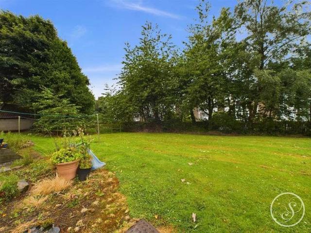 Flat for sale in Primley Park, Leeds