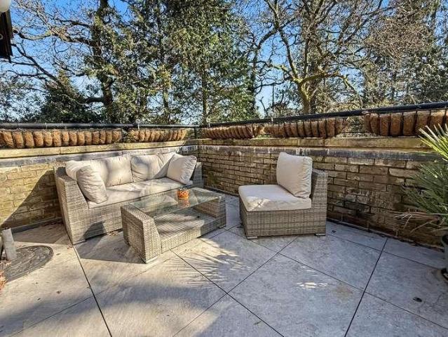 Flat for sale in Tricketts Cross, Ferndown