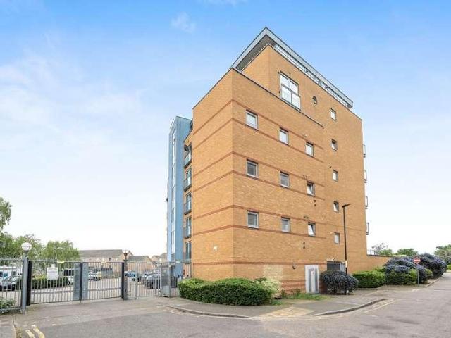 Flat for sale in Greater London