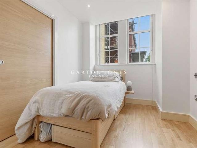 Flat for sale in Westminster, Greater London