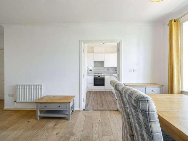 Flat for sale in Glyndon, Plumstead