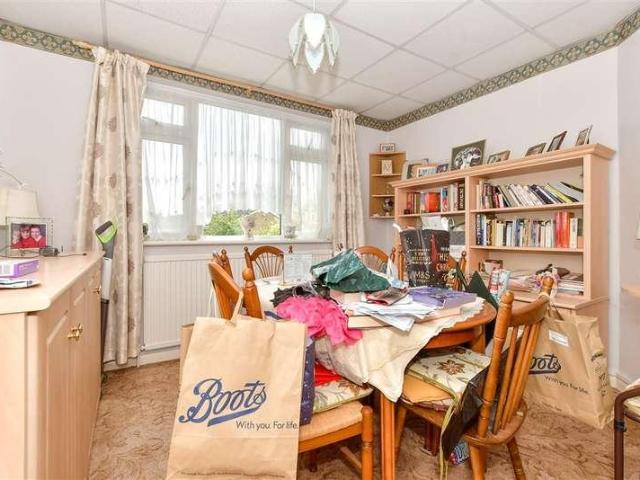 Flat for sale in Hornchurch, Greater London