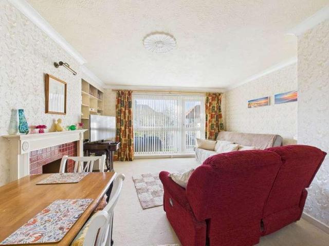 Flat for sale in West Worthing, Worthing