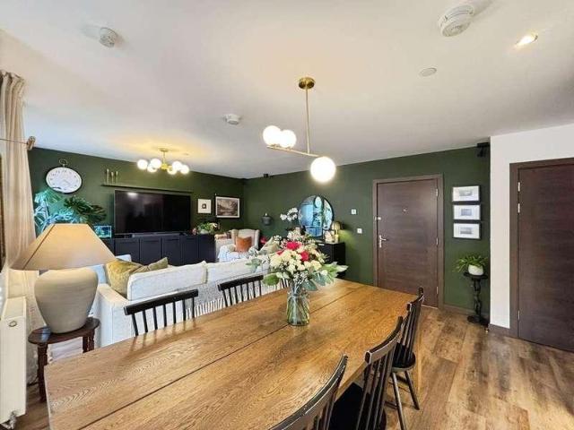 Flat for sale in Alton Barnes, Essex
